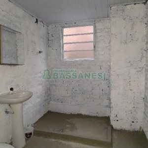 Casa com 60m², 2 dormitórios, no bairro Fatima em Caxias do Sul para Comprar