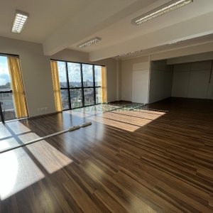Sala com 400m², 10 vagas, no bairro Pio X em Caxias do Sul para Alugar