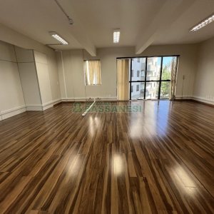 Sala com 400m², 10 vagas, no bairro Pio X em Caxias do Sul para Alugar