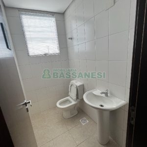 Sala com 400m², 10 vagas, no bairro Pio X em Caxias do Sul para Alugar