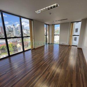 Sala com 400m², 10 vagas, no bairro Pio X em Caxias do Sul para Alugar