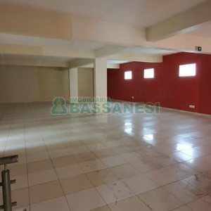 Loja com 402m², no bairro Cristo Redentor em Caxias do Sul para Comprar