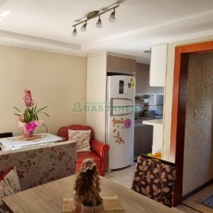 Casa com 132m², 4 dormitórios, 1 vaga, no bairro Rio Branco em Caxias do Sul para Comprar