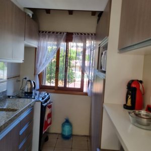 Casa com 132m², 4 dormitórios, 1 vaga, no bairro Rio Branco em Caxias do Sul para Comprar