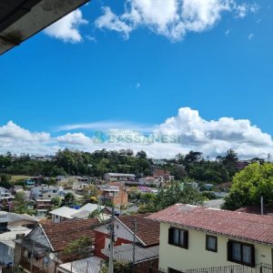 Casa com 132m², 4 dormitórios, 1 vaga, no bairro Rio Branco em Caxias do Sul para Comprar