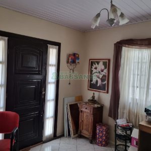 Casa com 132m², 4 dormitórios, 1 vaga, no bairro Rio Branco em Caxias do Sul para Comprar