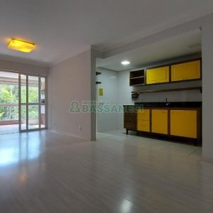 Apartamento com 92m², 2 dormitórios, 2 vagas, no bairro Sanvitto em Caxias do Sul para Comprar