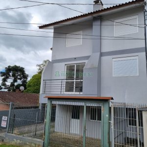 Sobrado com 76m², 3 dormitórios, 1 vaga, no bairro Colina Sorriso em Caxias do Sul para Comprar