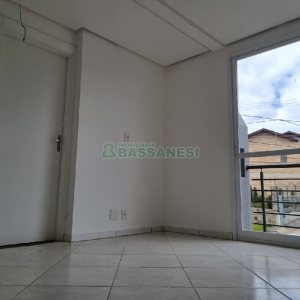 Sobrado com 76m², 3 dormitórios, 1 vaga, no bairro Colina Sorriso em Caxias do Sul para Comprar