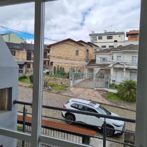 Sobrado com 76m², 3 dormitórios, 1 vaga, no bairro Colina Sorriso em Caxias do Sul para Comprar