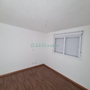 Sobrado com 76m², 3 dormitórios, 1 vaga, no bairro Colina Sorriso em Caxias do Sul para Comprar