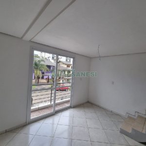 Sobrado com 76m², 3 dormitórios, 1 vaga, no bairro Colina Sorriso em Caxias do Sul para Comprar