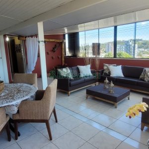 Apartamento com 164m², 4 dormitórios, 2 vagas, no bairro Pio X em Caxias do Sul para Comprar