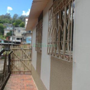 Casa com 115m², 3 dormitórios, 1 vaga, no bairro Desvio Rizzo em Caxias do Sul para Comprar