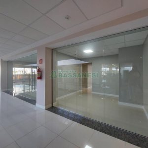 Sala com 80m², no bairro Centro em Caxias do Sul para Alugar