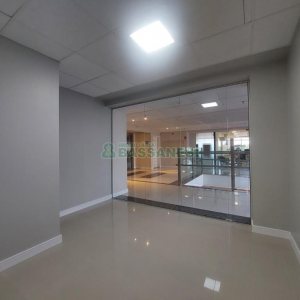 Sala com 80m², no bairro Centro em Caxias do Sul para Alugar