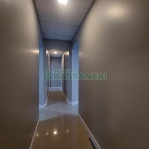 Sala com 80m², no bairro Centro em Caxias do Sul para Alugar