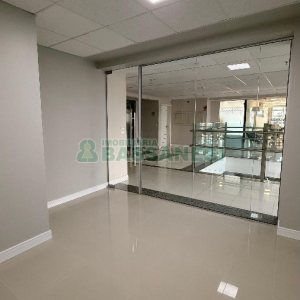 Sala com 80m², no bairro Centro em Caxias do Sul para Alugar