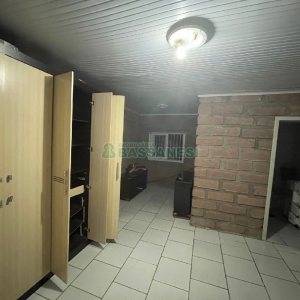 Casa com 351m², 6 dormitórios, 4 vagas, no bairro Treviso em Caxias do Sul para Comprar