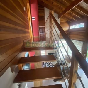 Casa com 249m², 2 dormitórios, 1 vaga, no bairro Treviso em Caxias do Sul para Comprar