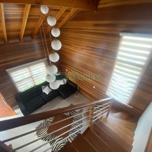 Casa com 249m², 2 dormitórios, 1 vaga, no bairro Treviso em Caxias do Sul para Comprar