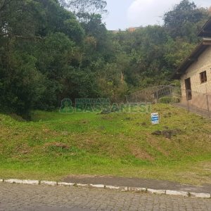 Terreno, no bairro Nossa Senhora de Fátima em Caxias do Sul para Comprar