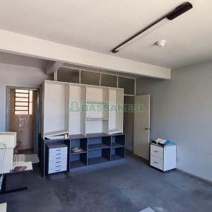 Sala com 34m², no bairro São Pelegrino em Caxias do Sul para Comprar