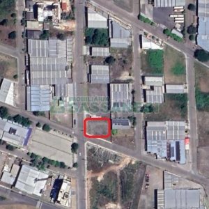Terreno com 741m², no bairro Cinqüentenário em Caxias do Sul para Comprar