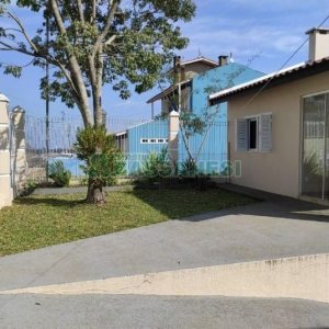 Casa com 149m², 3 dormitórios, 2 vagas, no bairro Santa Fé em Caxias do Sul para Comprar