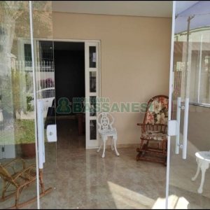Casa com 149m², 3 dormitórios, 2 vagas, no bairro Santa Fé em Caxias do Sul para Comprar