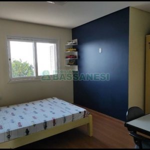 Casa com 149m², 3 dormitórios, 2 vagas, no bairro Santa Fé em Caxias do Sul para Comprar