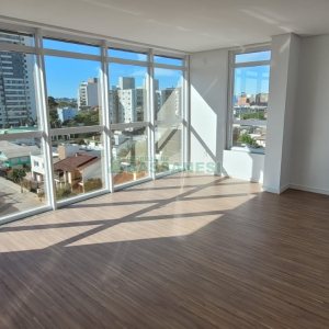 Apto/Cobertura com 308m², 4 dormitórios, 2 vagas, no bairro Lourdes em Caxias do Sul para Comprar