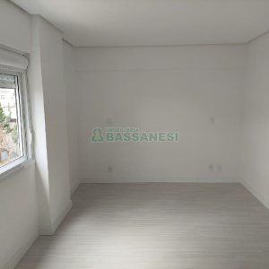 Apartamento com 78m², 2 dormitórios, 2 vagas, no bairro Pio X em Caxias do Sul para Alugar