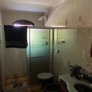 Casa com 138m², 3 dormitórios, 1 vaga, no bairro Kayser em Caxias do Sul para Comprar