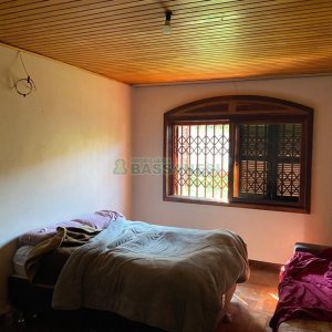 Casa com 138m², 3 dormitórios, 1 vaga, no bairro Kayser em Caxias do Sul para Comprar