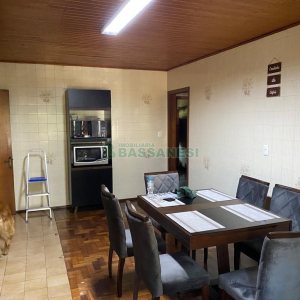 Casa com 138m², 3 dormitórios, 1 vaga, no bairro Kayser em Caxias do Sul para Comprar