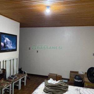 Casa com 138m², 3 dormitórios, 1 vaga, no bairro Kayser em Caxias do Sul para Comprar