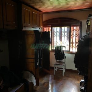 Casa com 138m², 3 dormitórios, 1 vaga, no bairro Kayser em Caxias do Sul para Comprar
