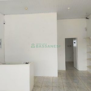 Loja com 80m², no bairro Desvio Rizzo em Caxias do Sul para Alugar