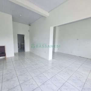 Loja com 80m², no bairro Desvio Rizzo em Caxias do Sul para Alugar