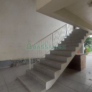 Casa com 200m², 6 dormitórios, 4 vagas, no bairro Centro em Caxias do Sul para Comprar