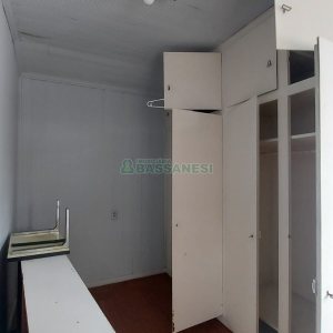 Casa com 200m², 6 dormitórios, 4 vagas, no bairro Centro em Caxias do Sul para Comprar