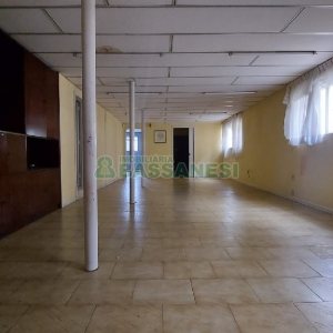 Casa com 200m², 6 dormitórios, 4 vagas, no bairro Centro em Caxias do Sul para Comprar