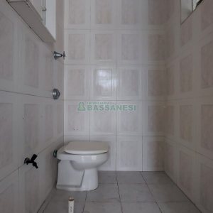 Casa com 200m², 6 dormitórios, 4 vagas, no bairro Centro em Caxias do Sul para Comprar