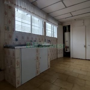 Casa com 200m², 6 dormitórios, 4 vagas, no bairro Centro em Caxias do Sul para Comprar