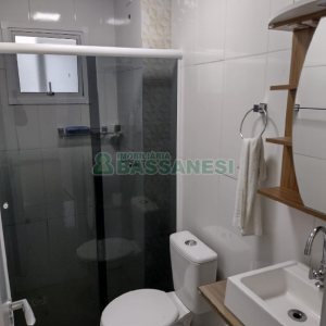 Apartamento com 56m², 2 dormitórios, 1 vaga, no bairro Kayser em Caxias do Sul para Alugar