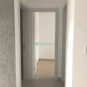 Apartamento com 56m², 2 dormitórios, 1 vaga, no bairro Kayser em Caxias do Sul para Alugar