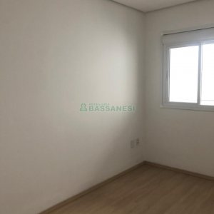 Apartamento com 56m², 2 dormitórios, 1 vaga, no bairro Kayser em Caxias do Sul para Alugar