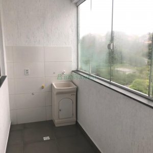 Apartamento com 56m², 2 dormitórios, 1 vaga, no bairro Kayser em Caxias do Sul para Alugar