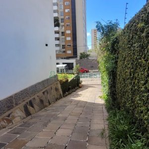 Casa com 1000m², 8 dormitórios, 3 vagas, no bairro Lourdes em Caxias do Sul para Alugar ou Comprar